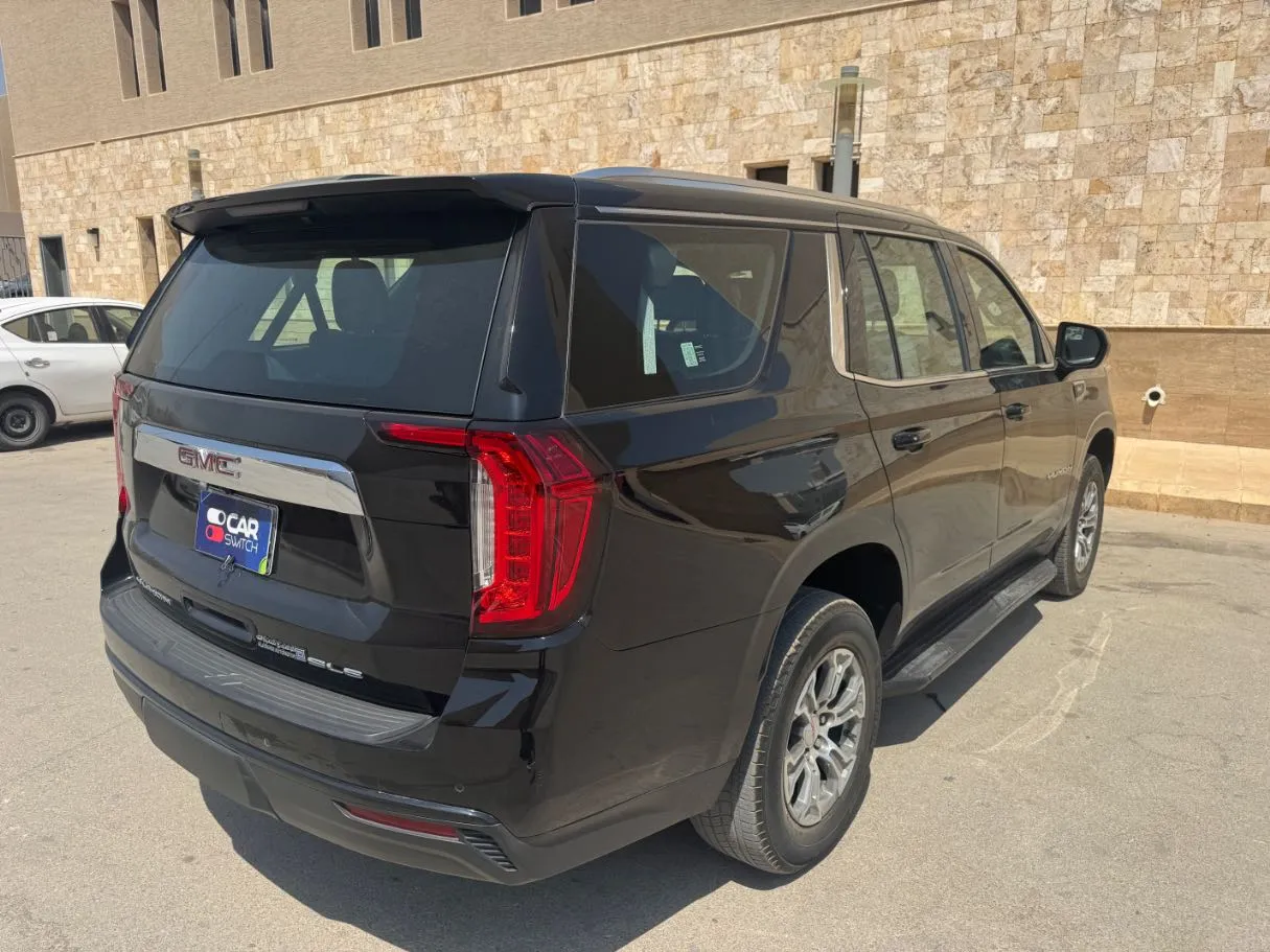 Car image 5