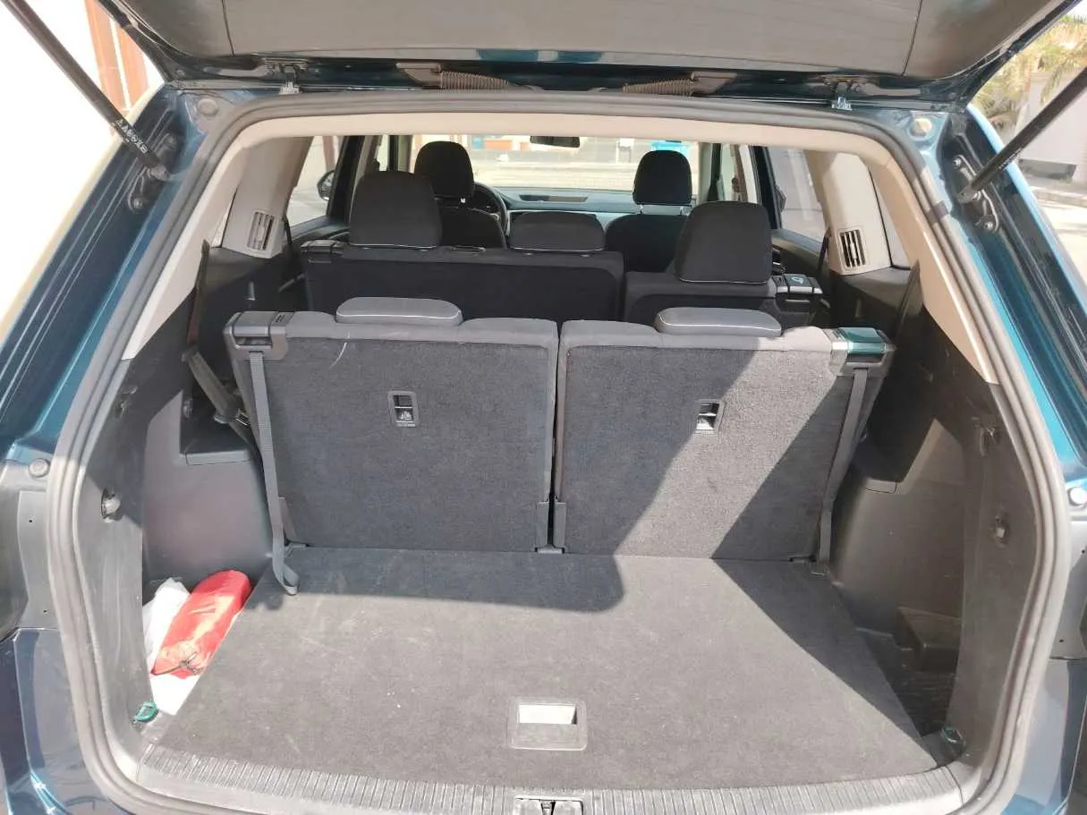 Car image 34