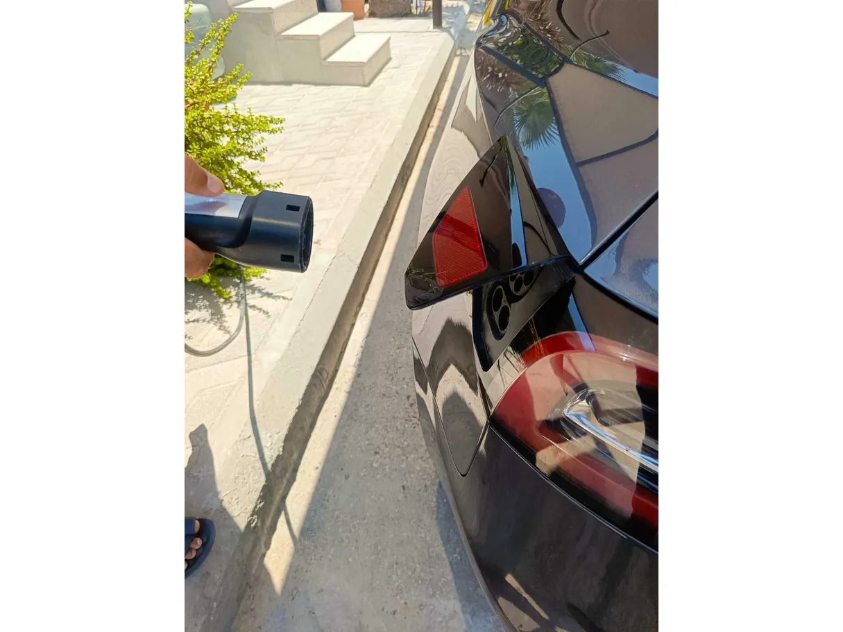 Car image 34