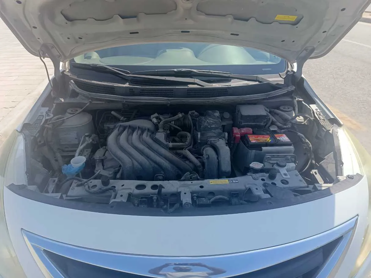 Car image 30