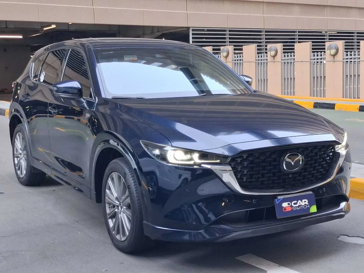 Car image 4