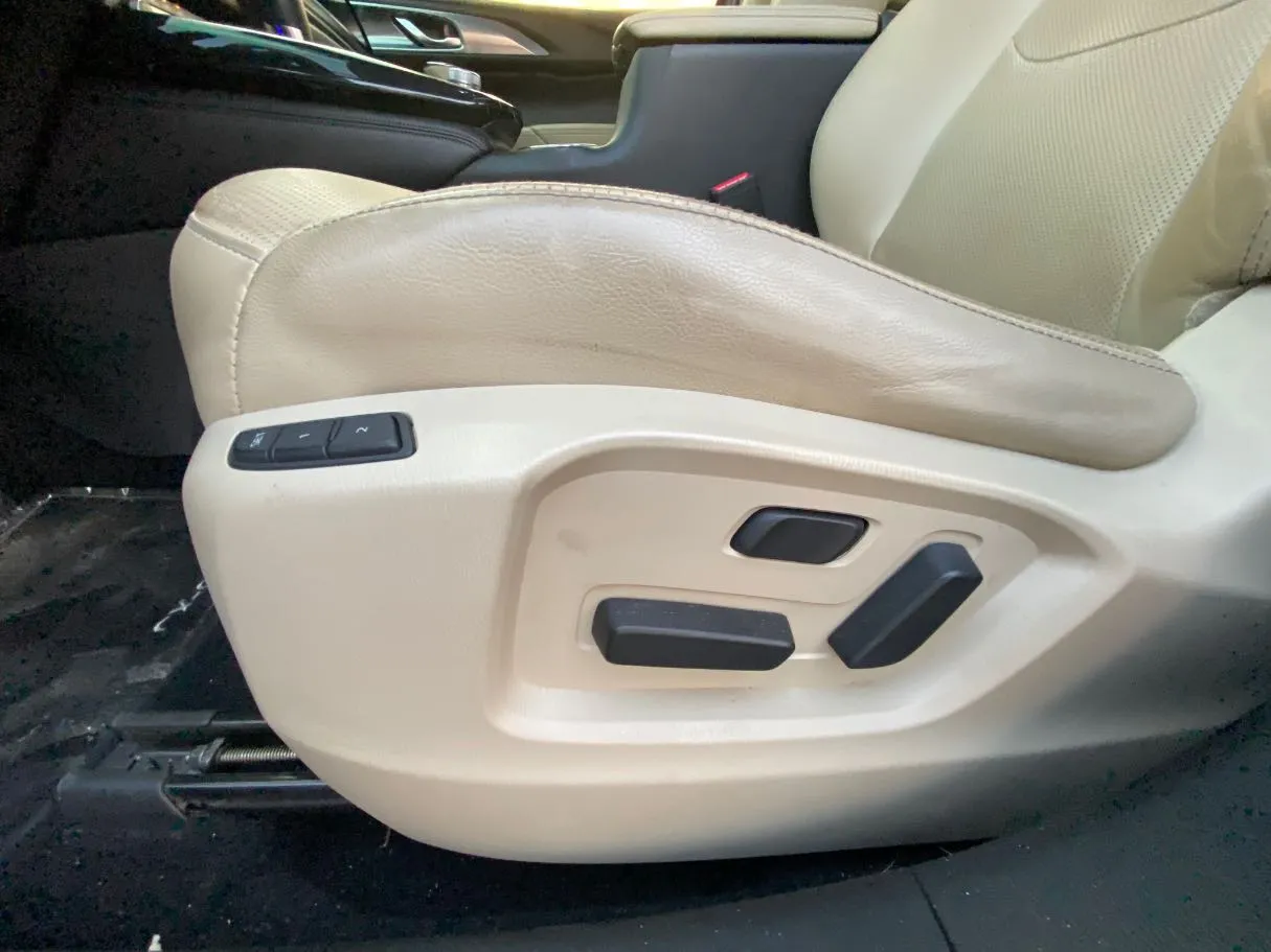 Car image 27