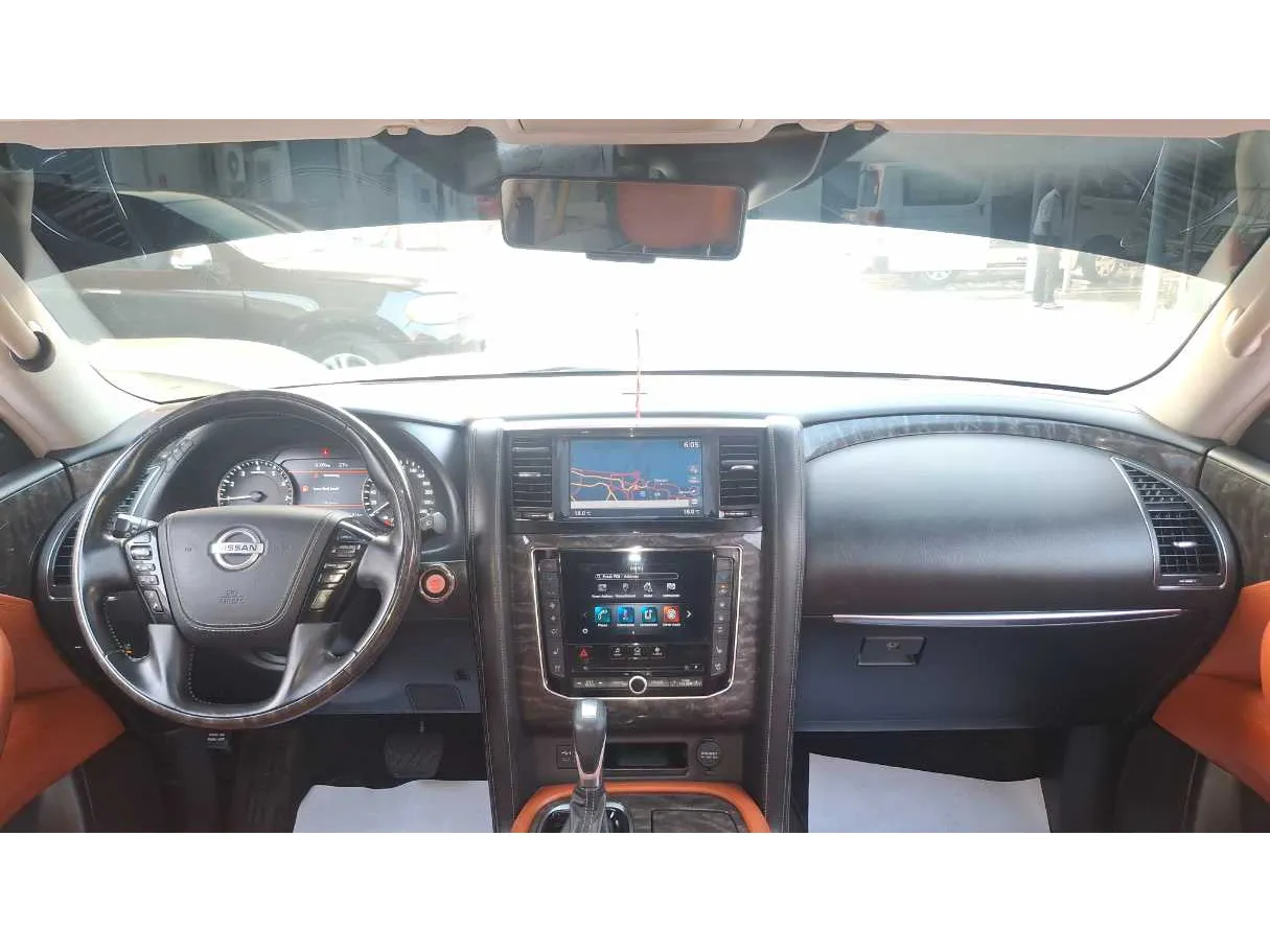 Car image 15