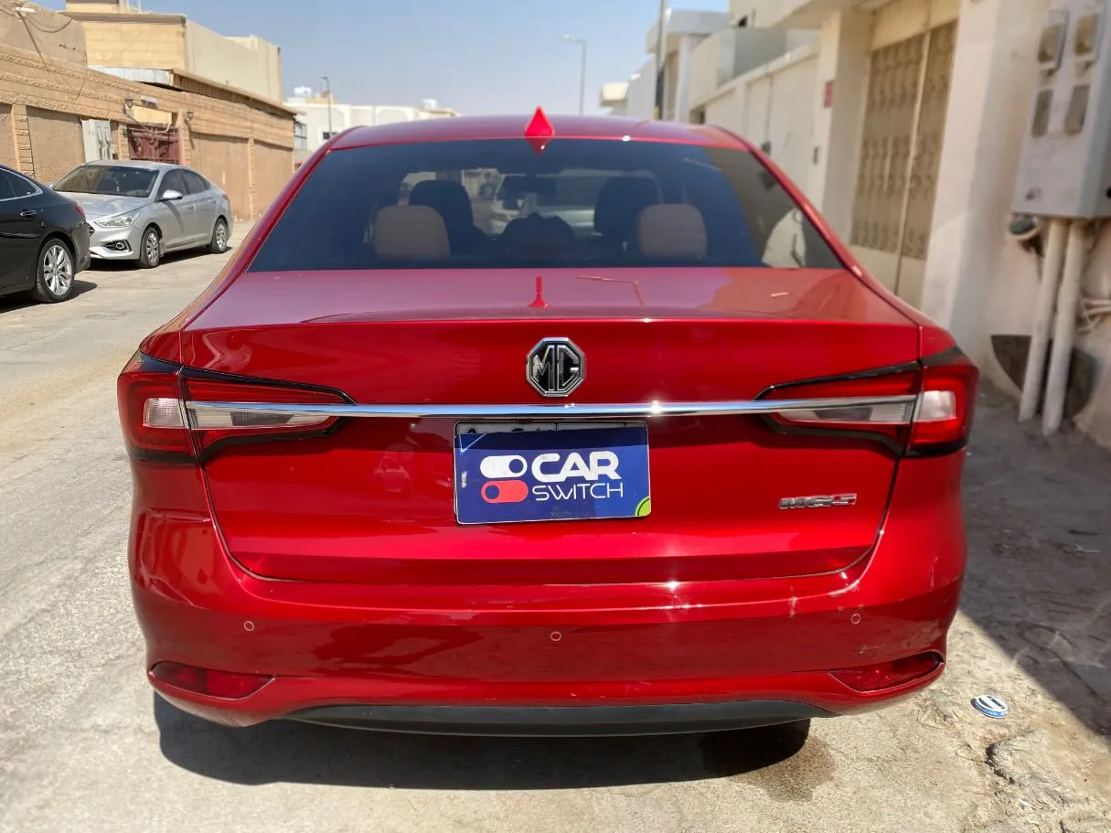 Car image 5