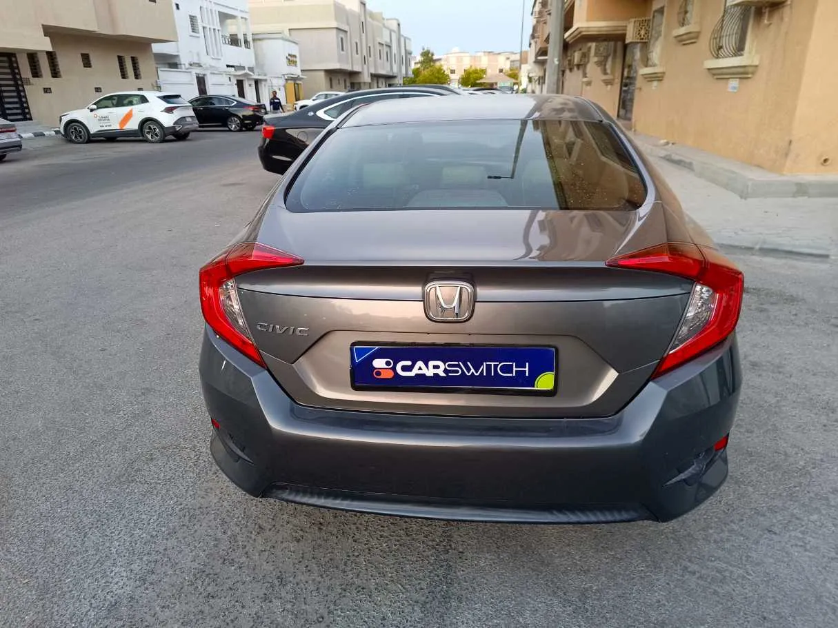 Car image 6