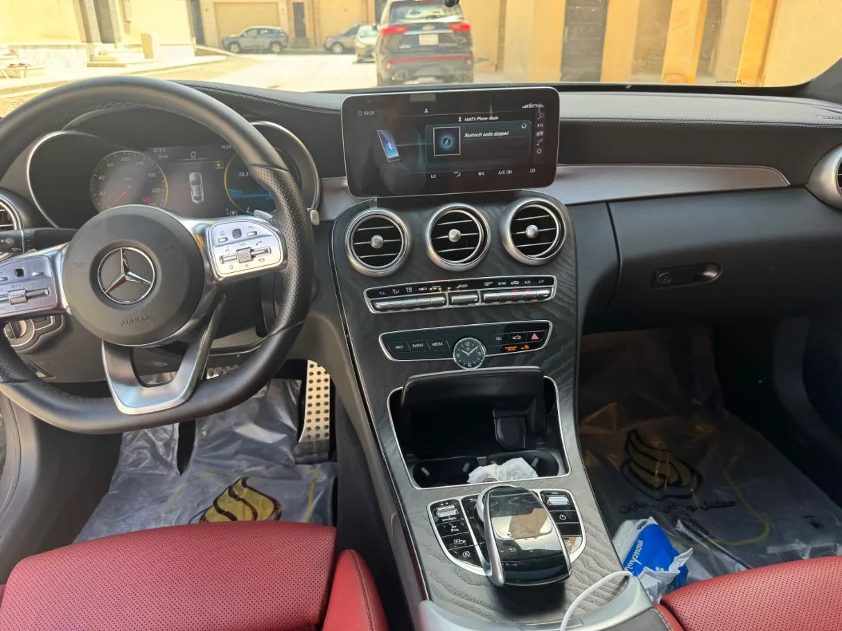 Car image 14