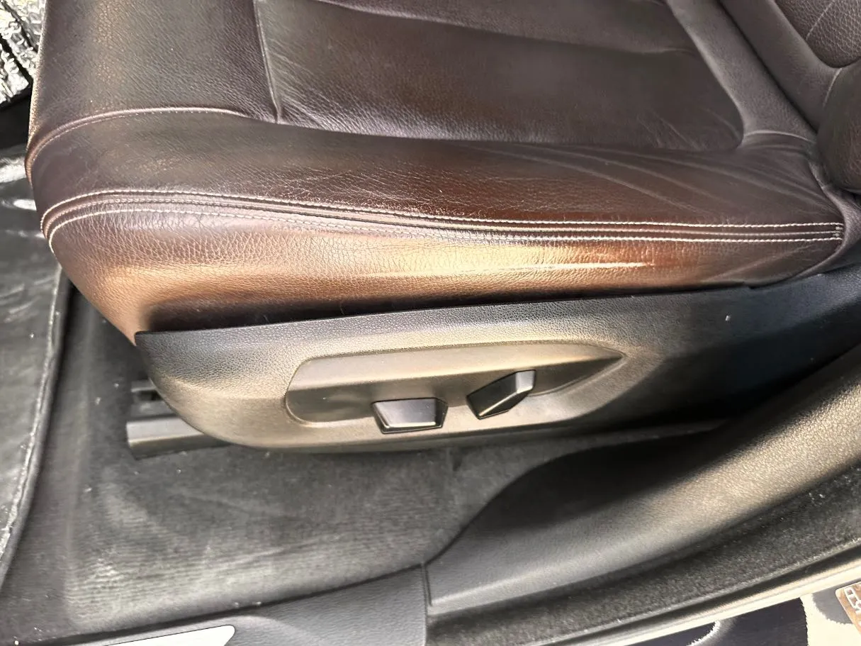 Car image 28