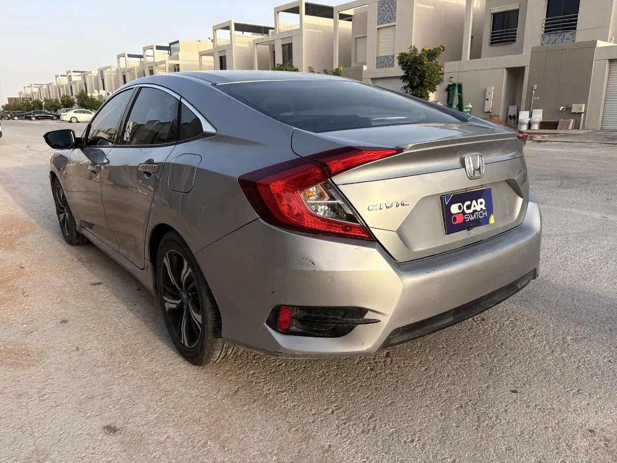 Car image 7