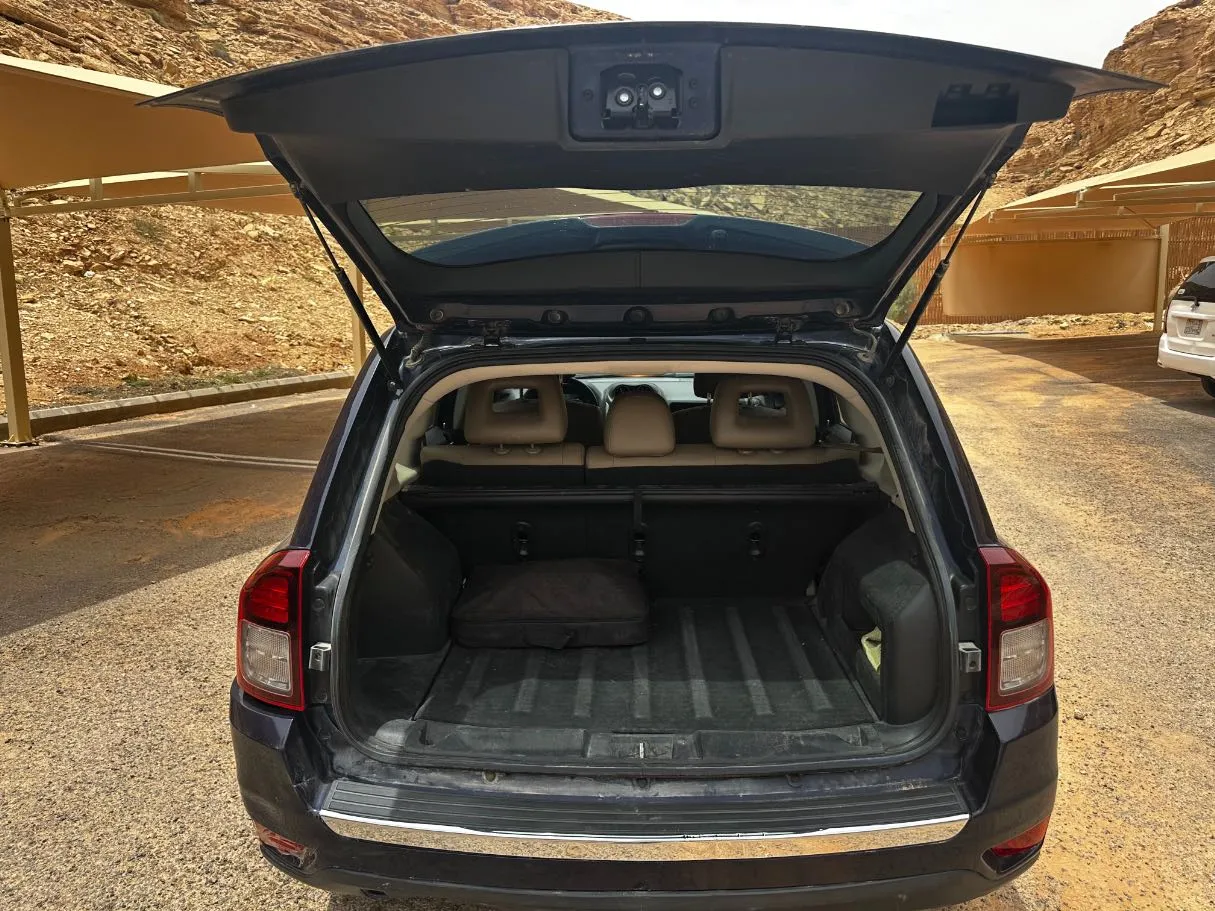 Car image 21