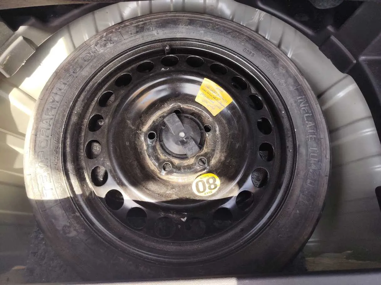 Car image 29