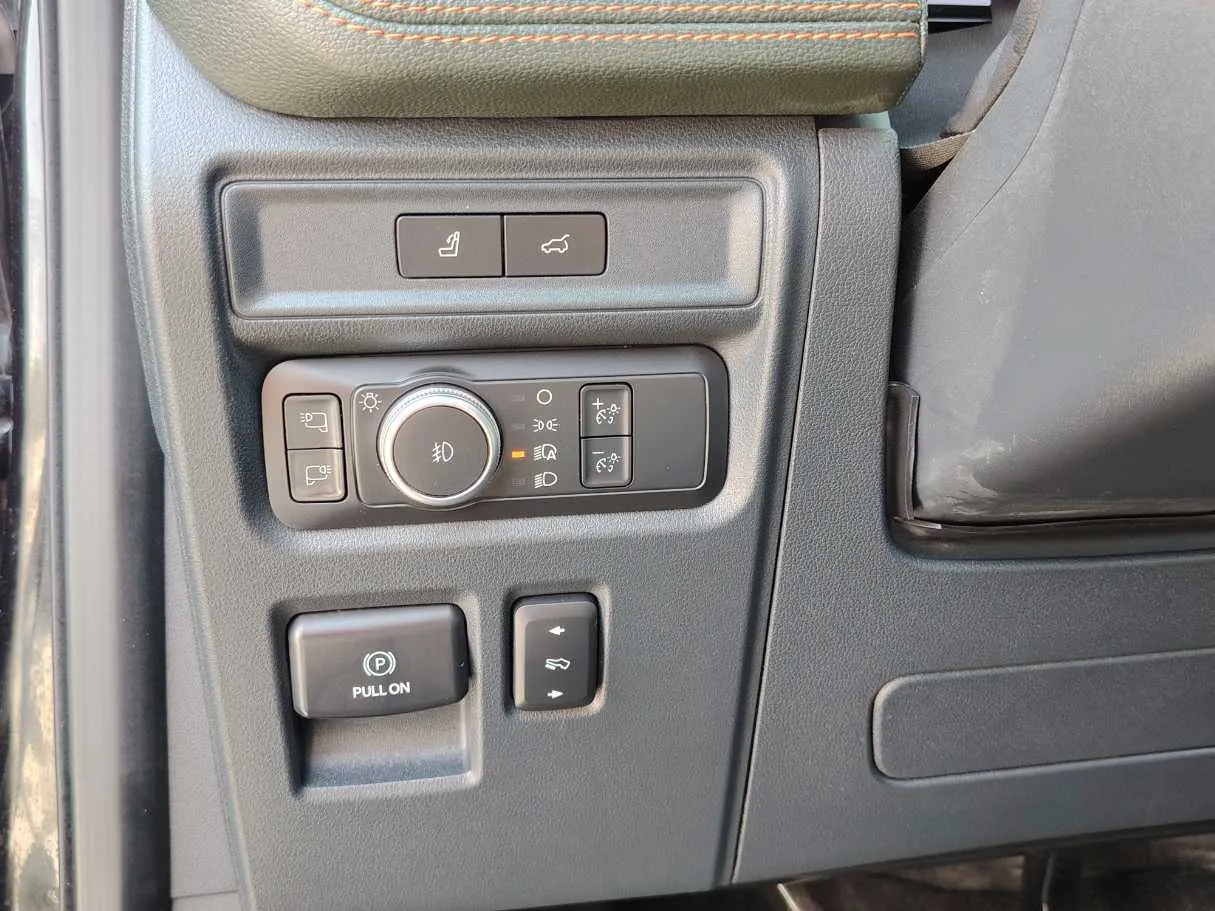 Car image 33