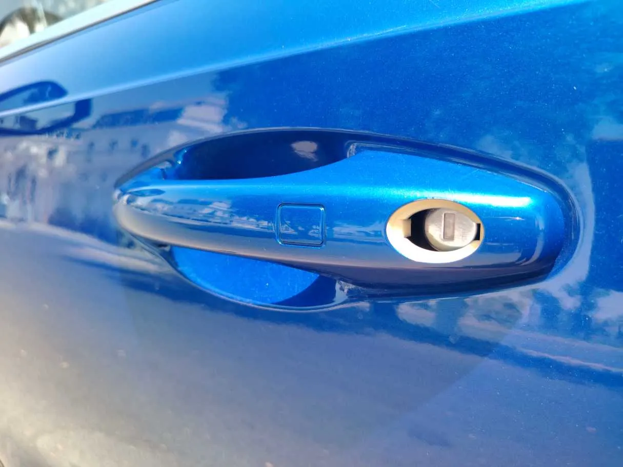 Car image 28