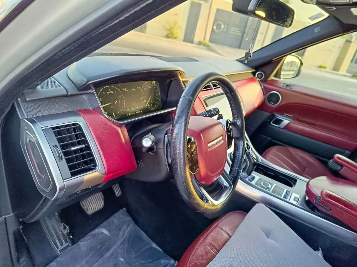Car image 13