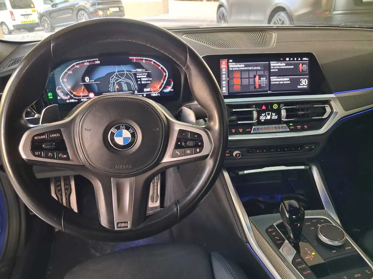 Car image 18