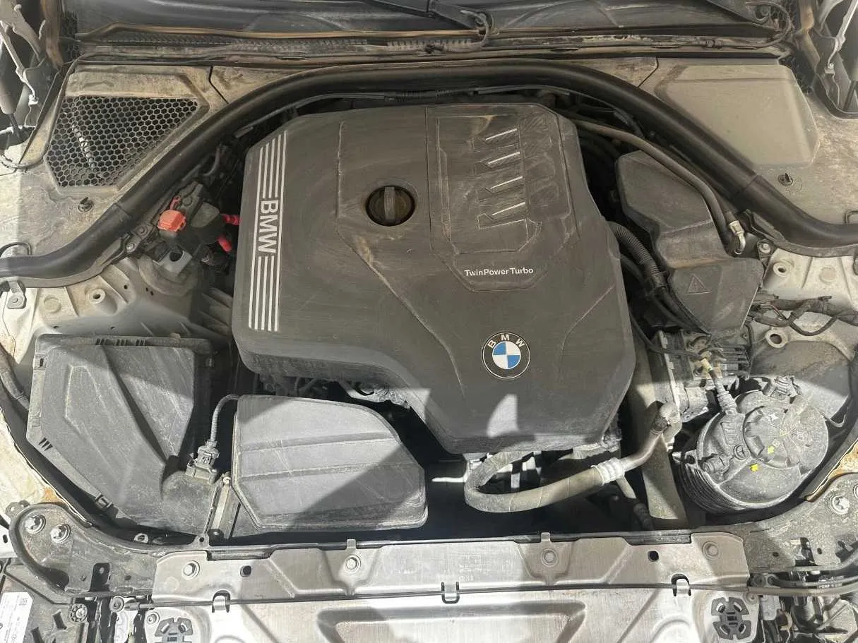 Car image 27