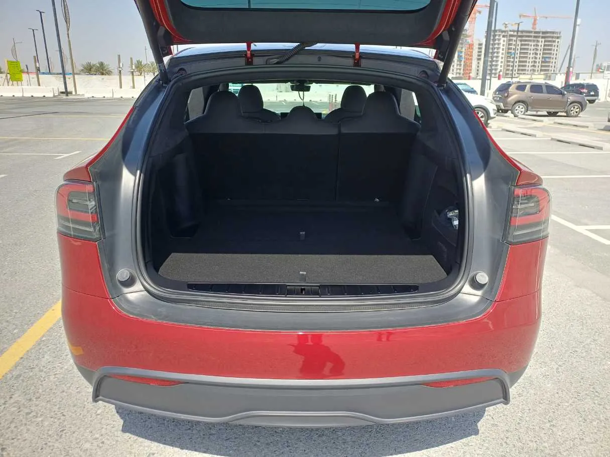 Car image 19