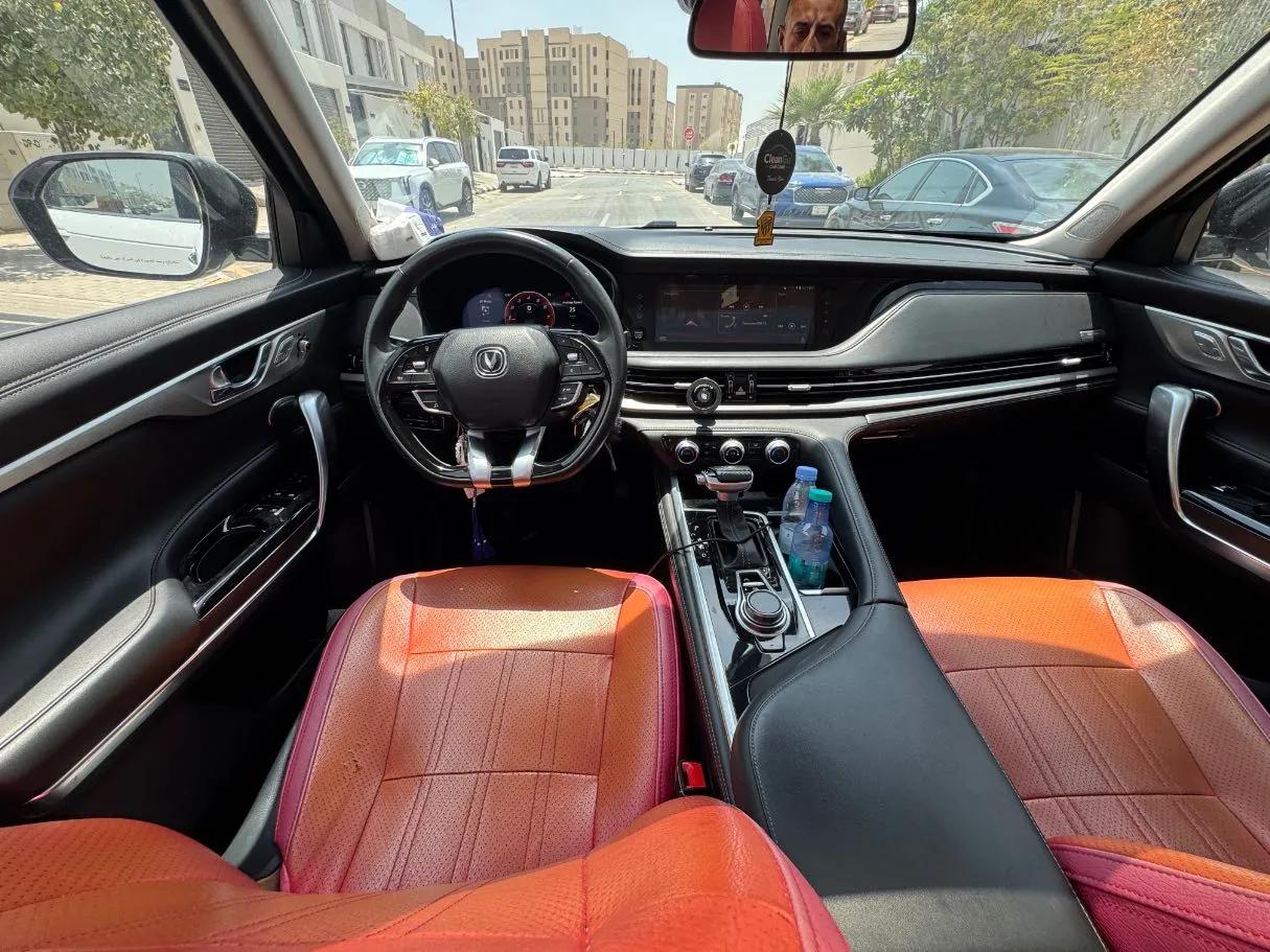 Car image 16