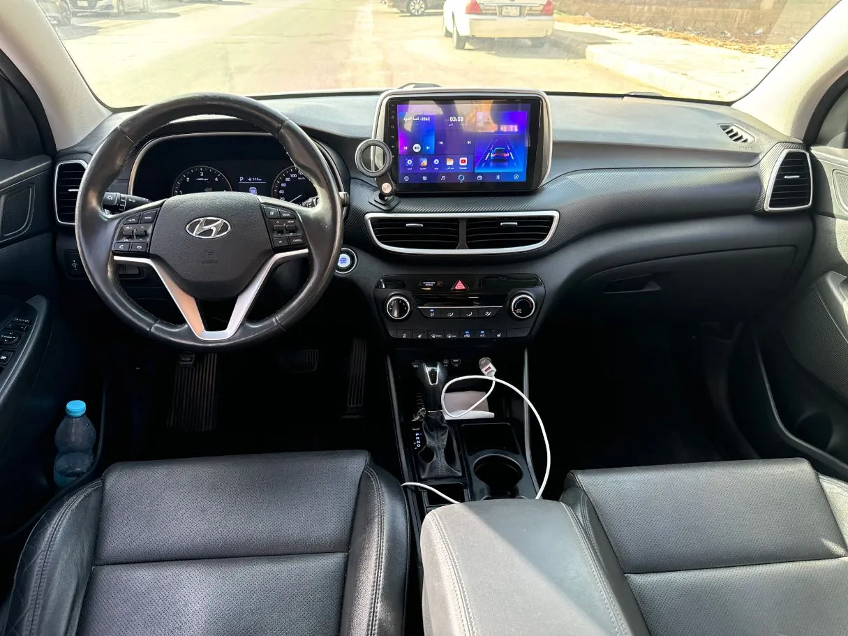 Car image 15