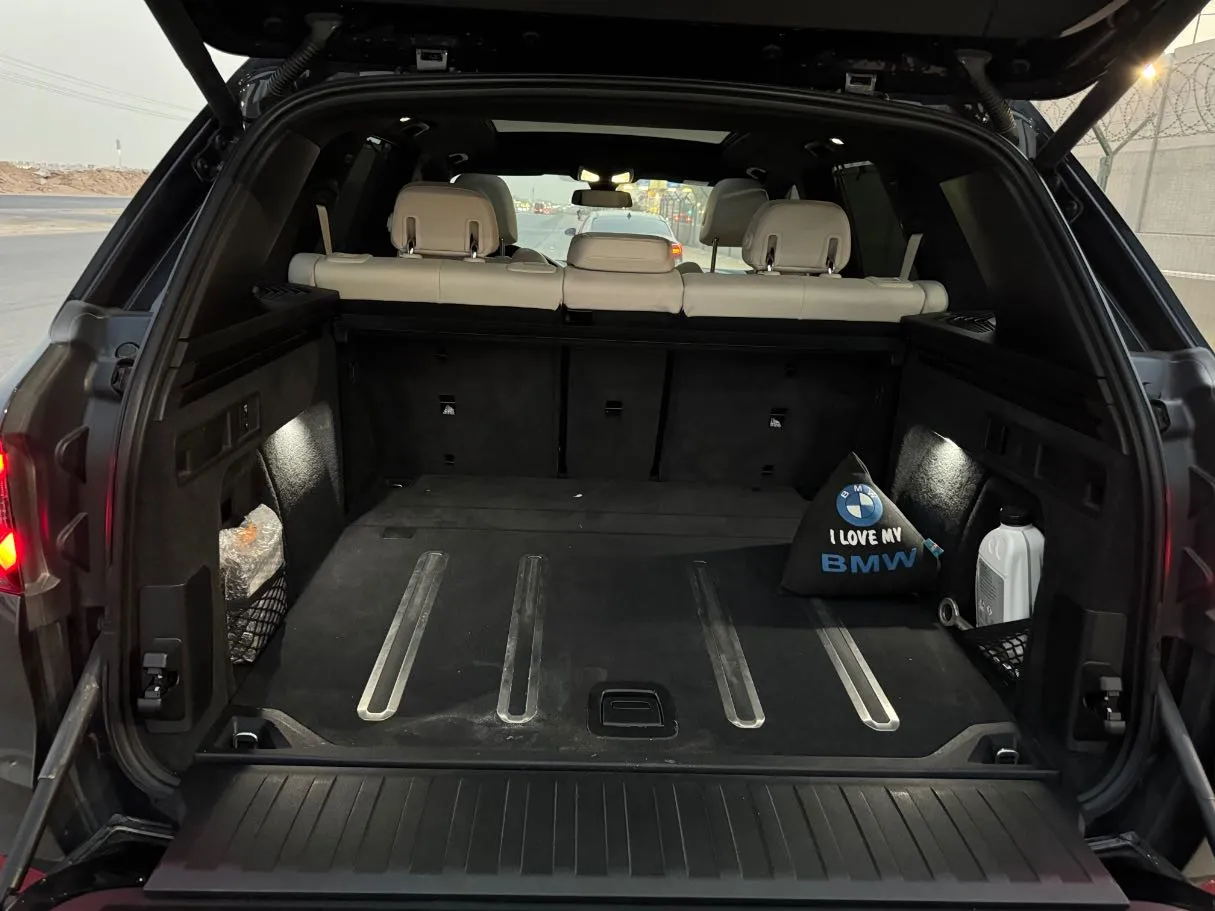 Car image 23