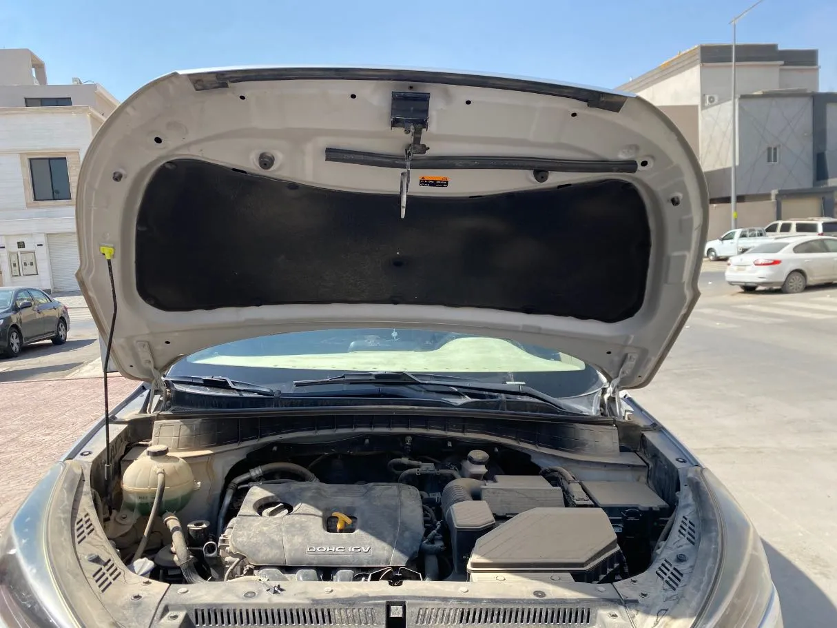 Car image 25