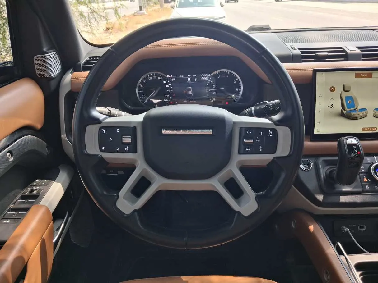 Car image 17