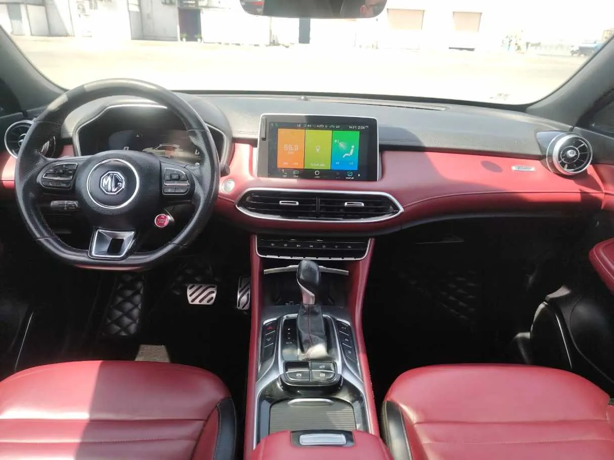 Car image 17
