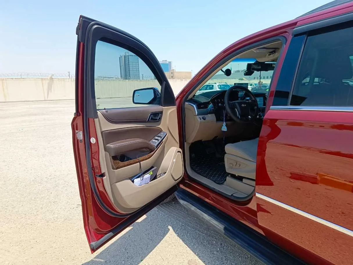 Car image 12