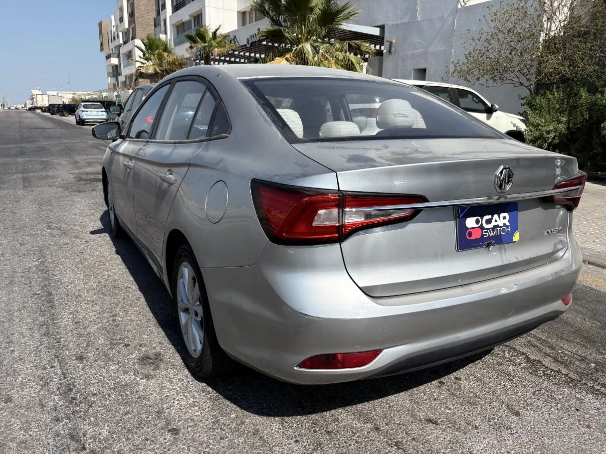 Car image 7