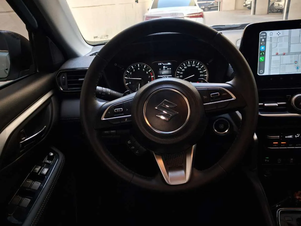 Car image 16