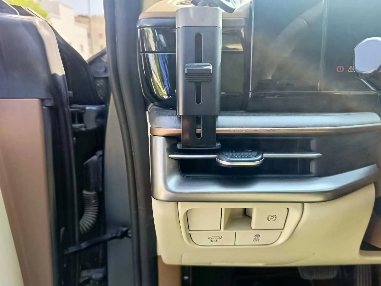 Car image 37