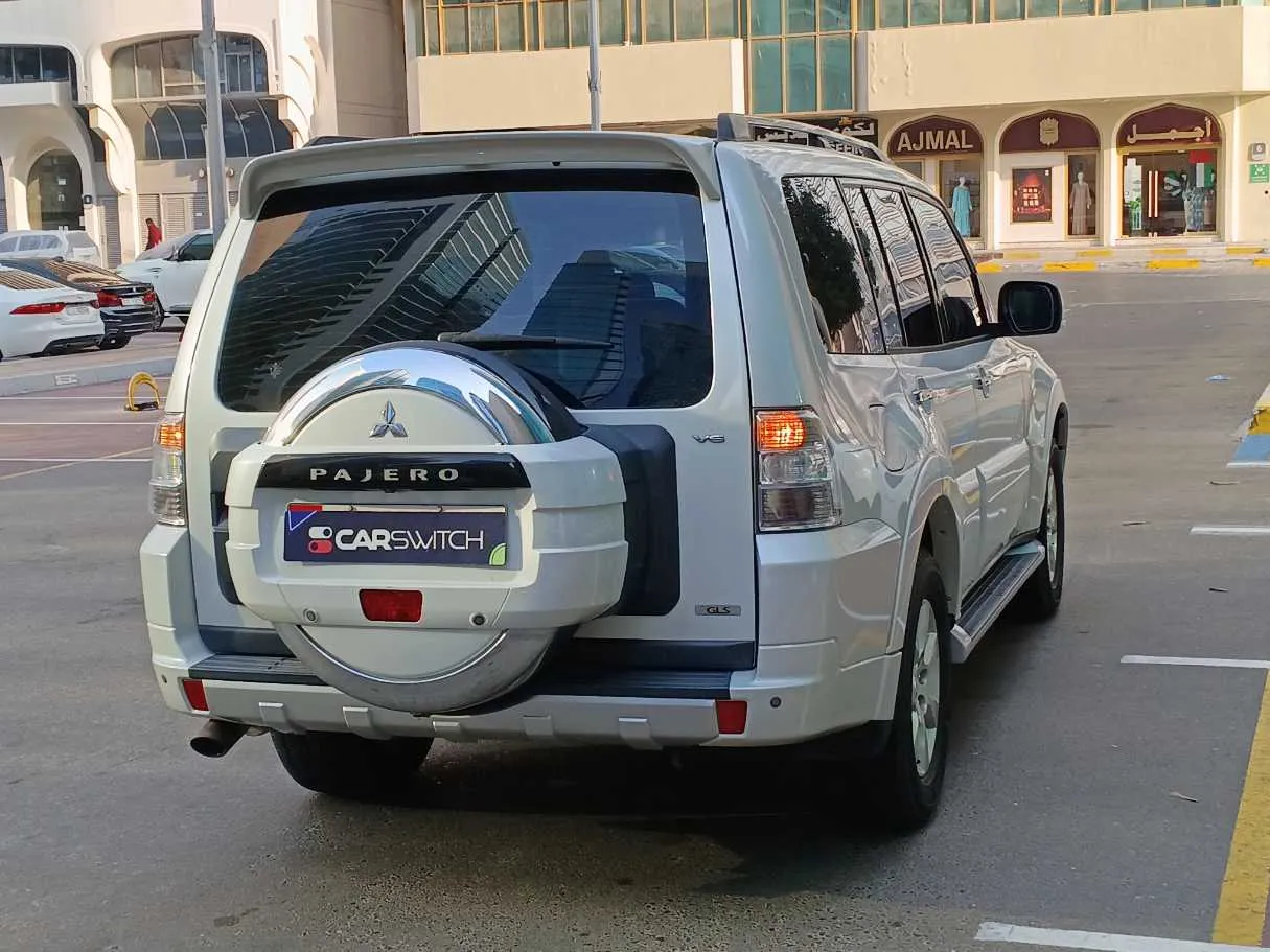 Car image 5
