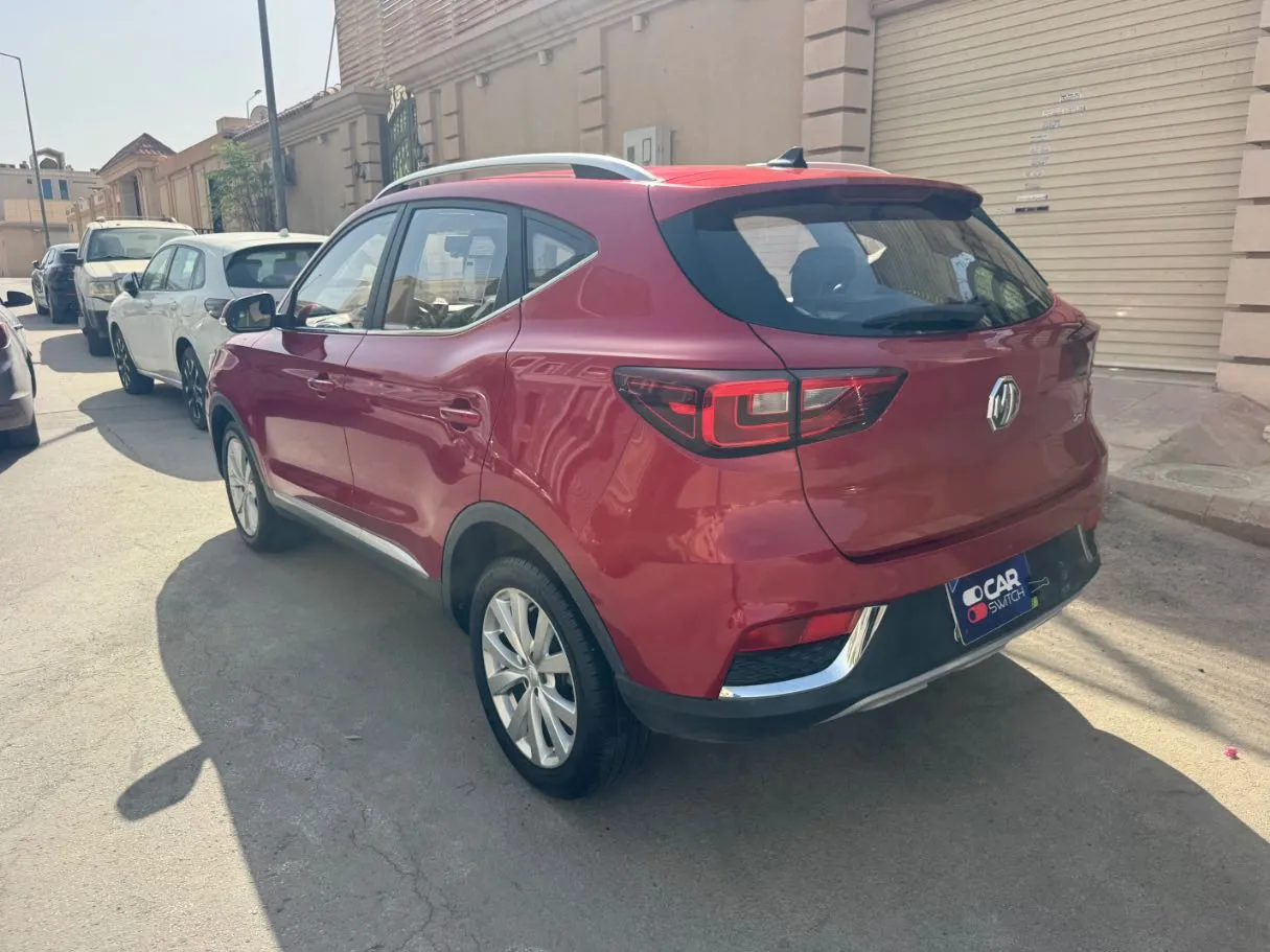 Car image 7