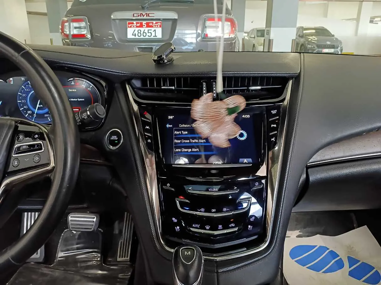 Car image 16