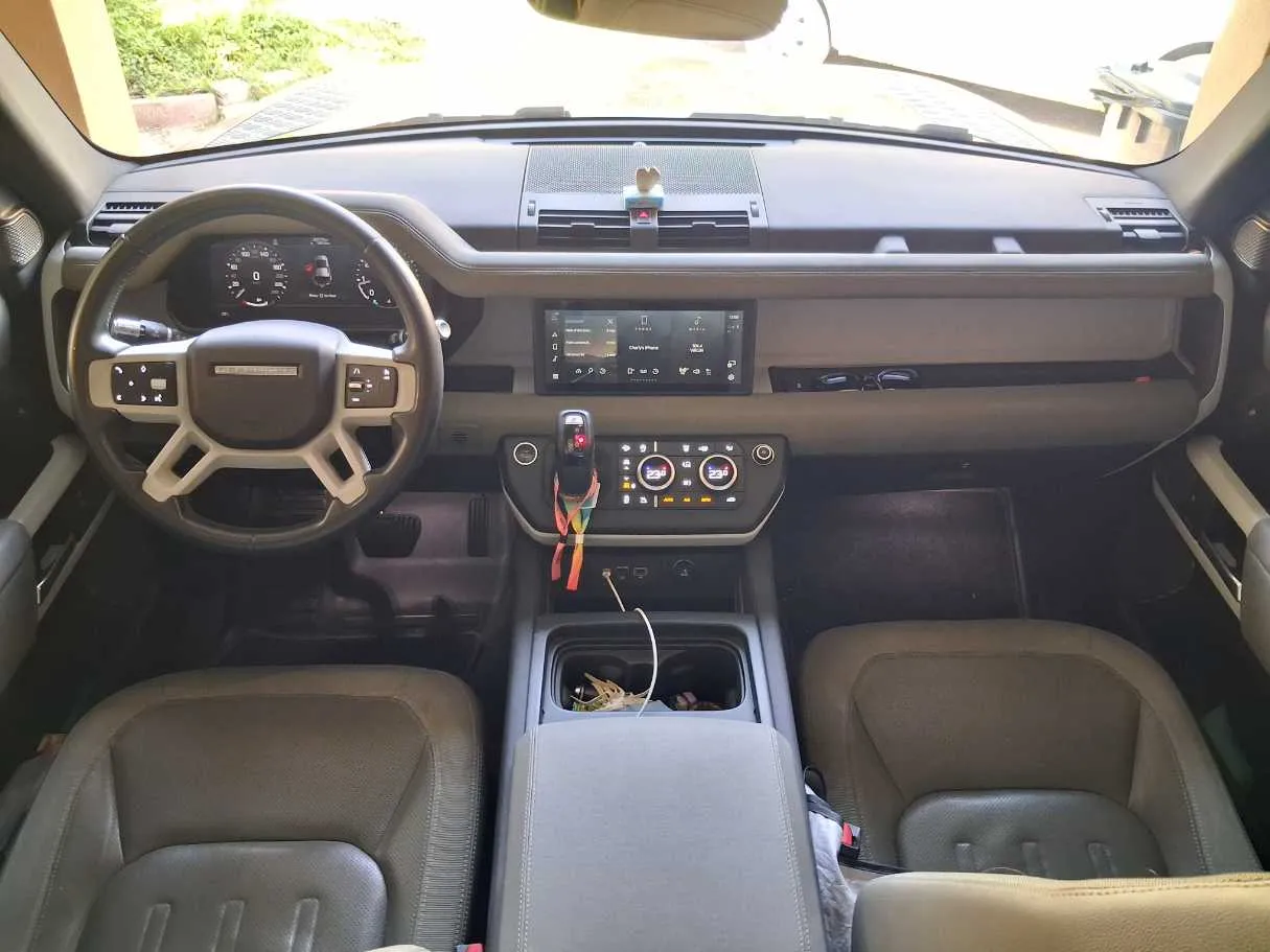 Car image 17
