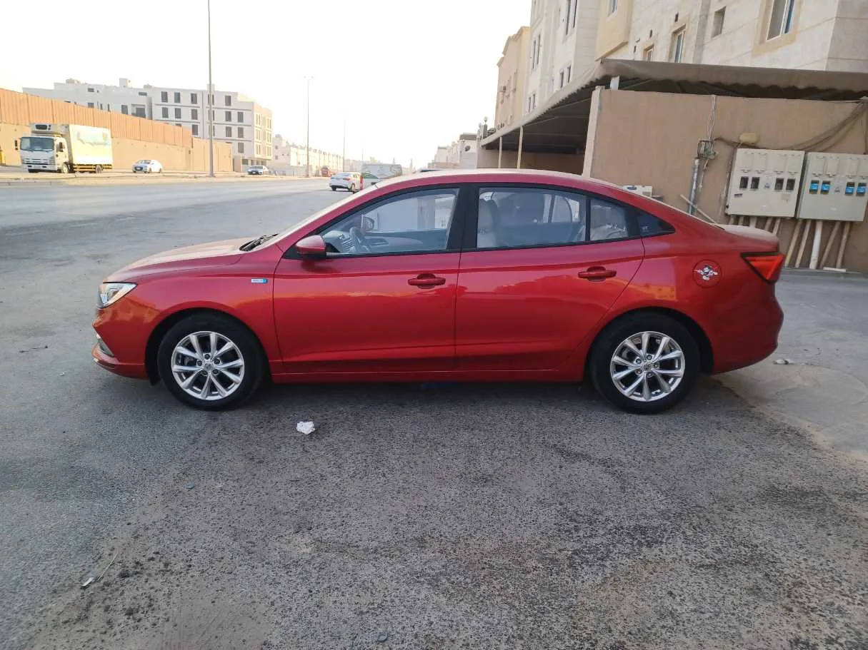 Car image 8