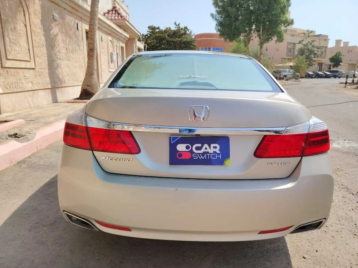 Car image 6