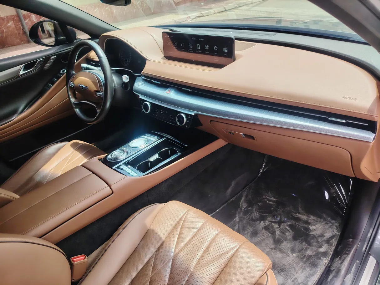 Car image 14