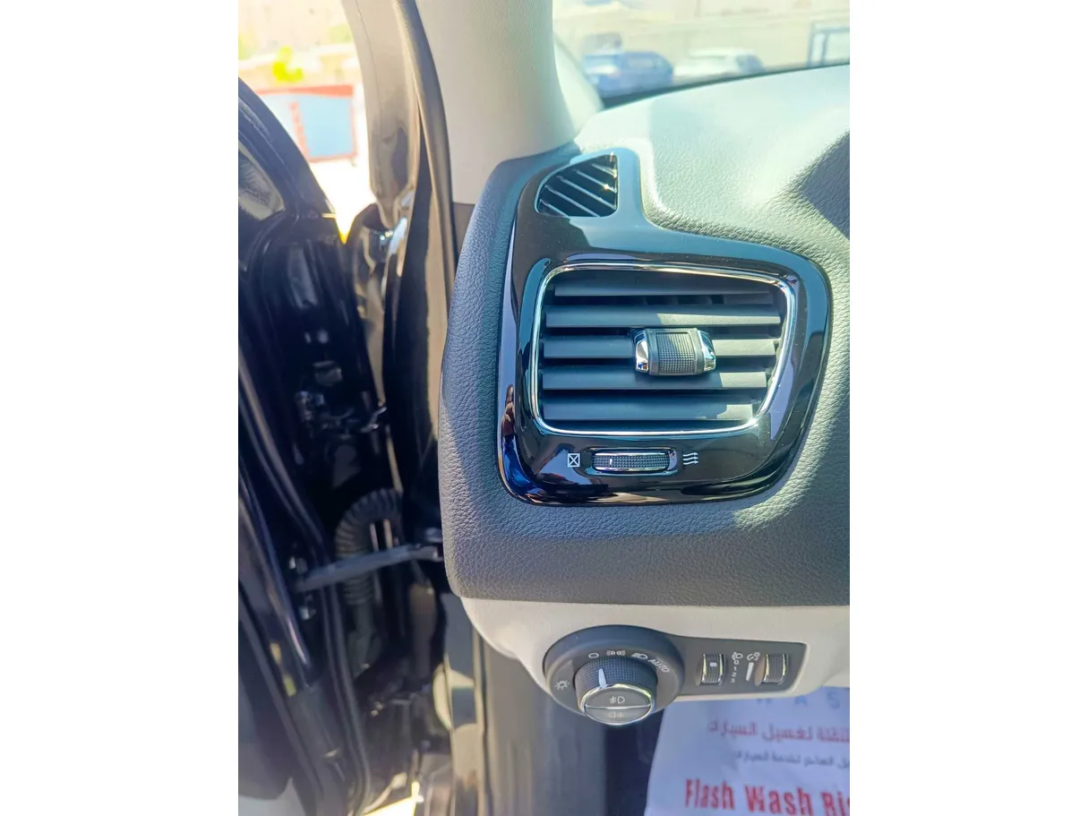 Car image 28