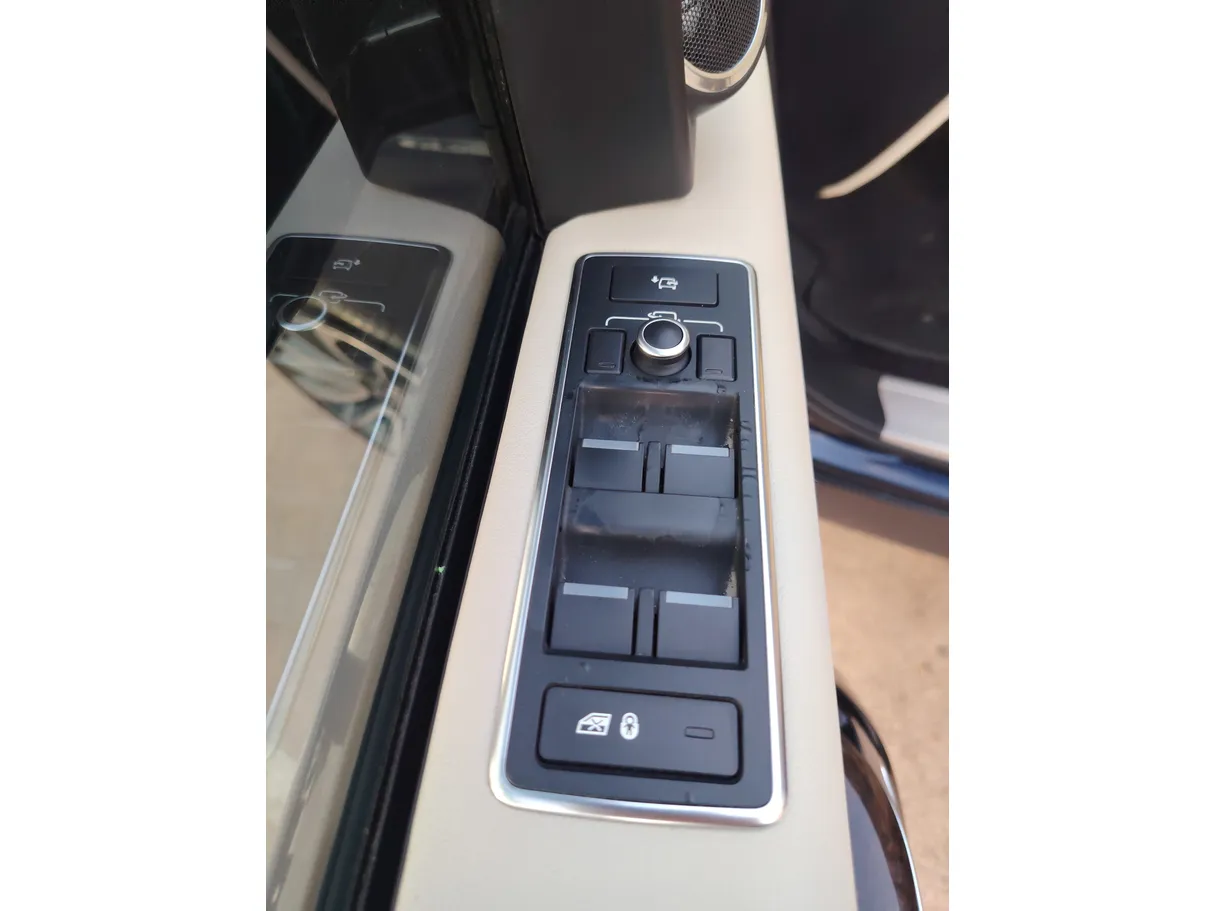 Car image 33