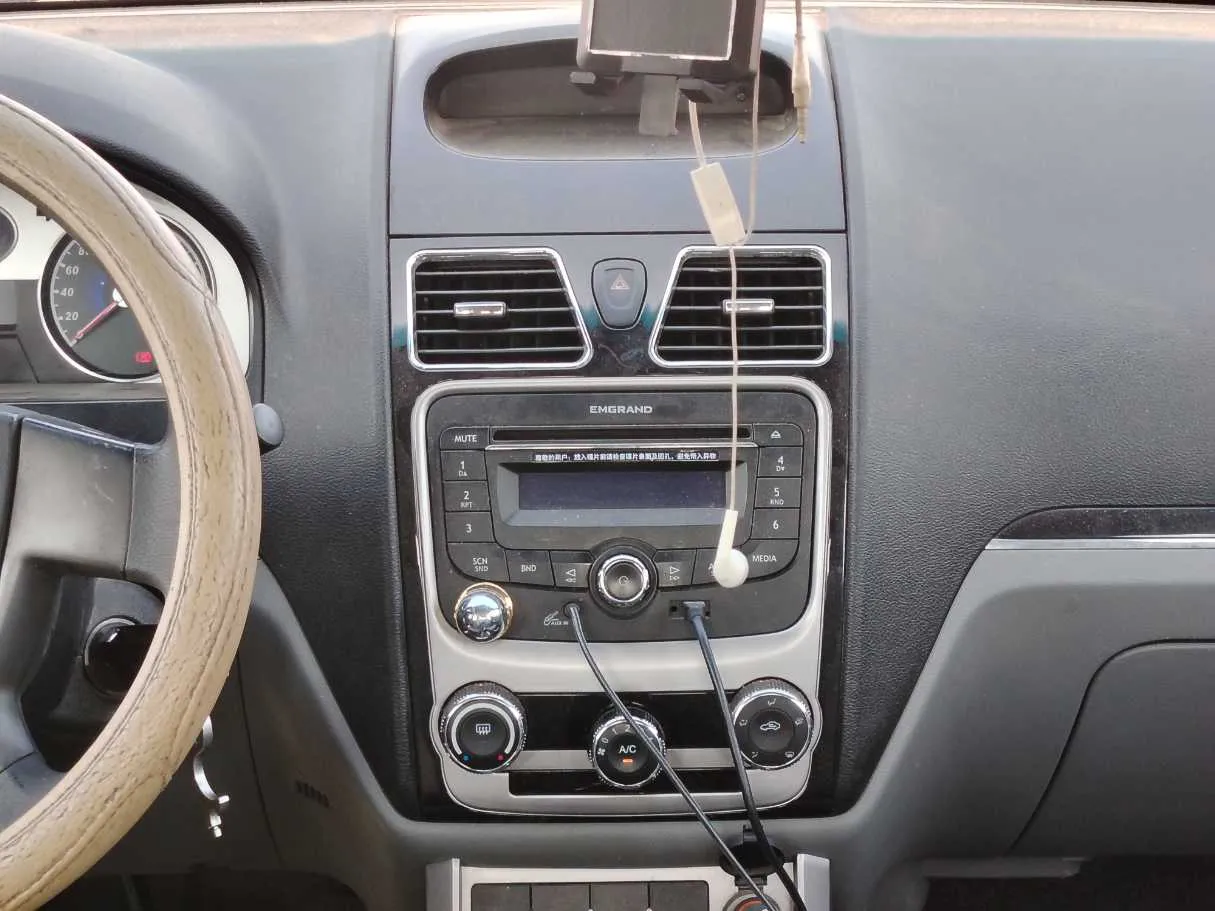 Car image 19