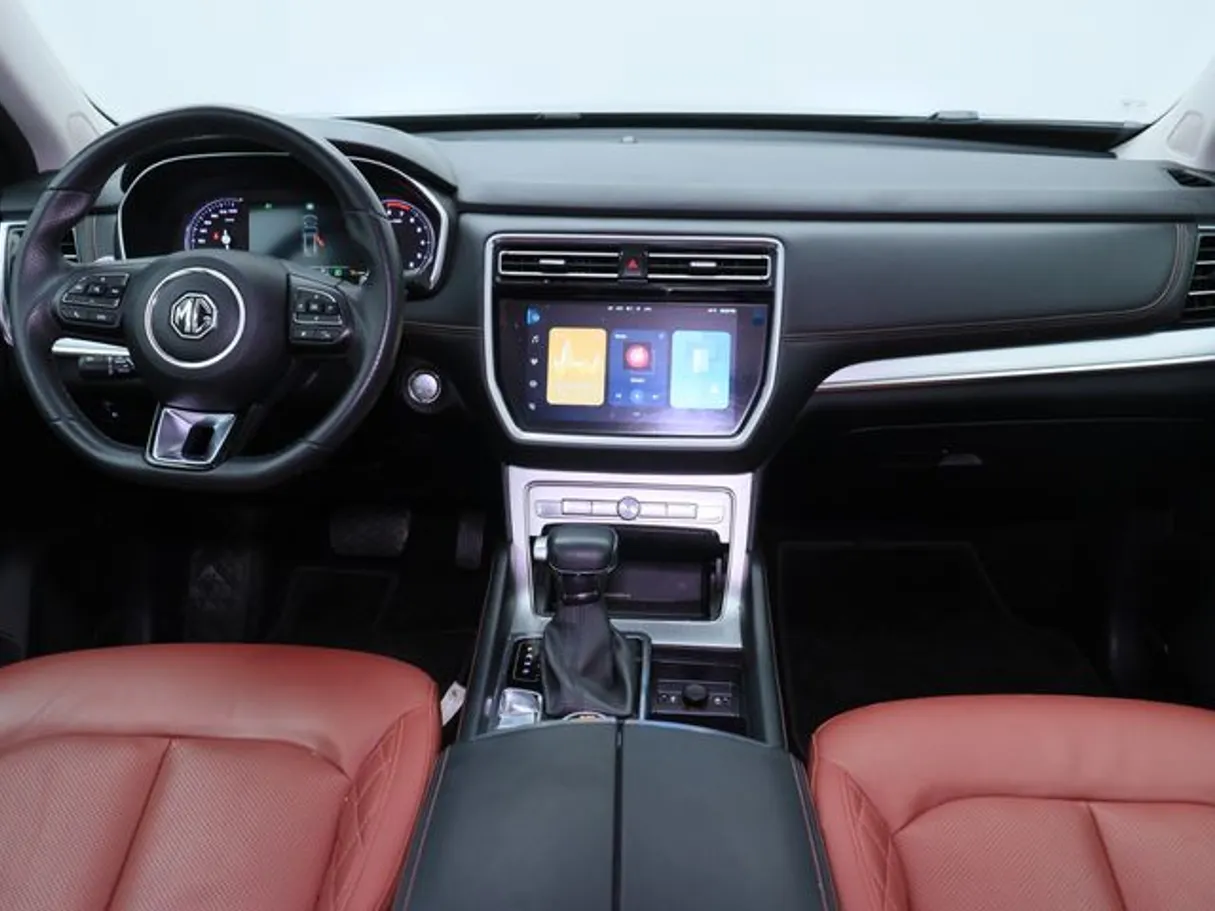 Car image 14