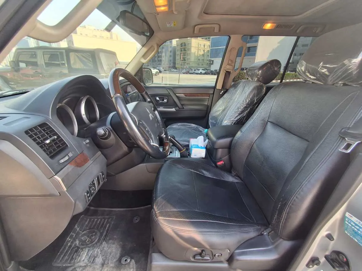 Car image 12