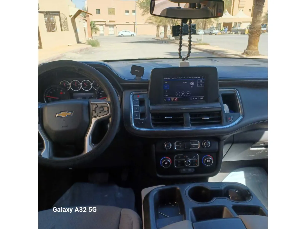 Car image 19