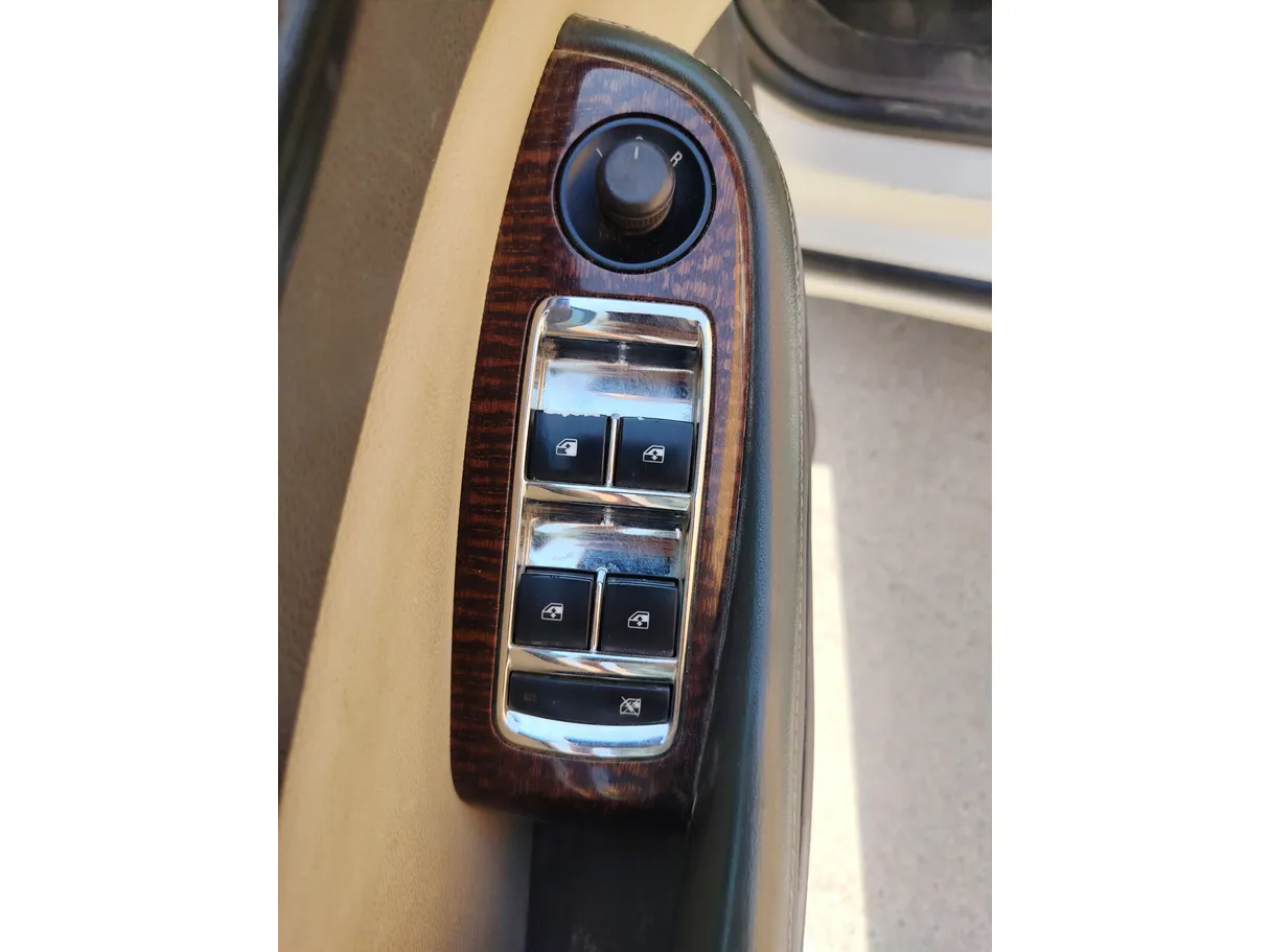 Car image 27