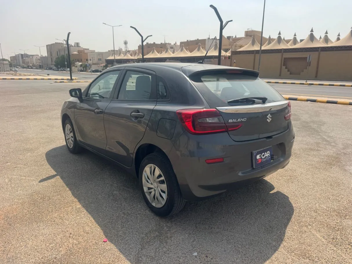 Car image 7