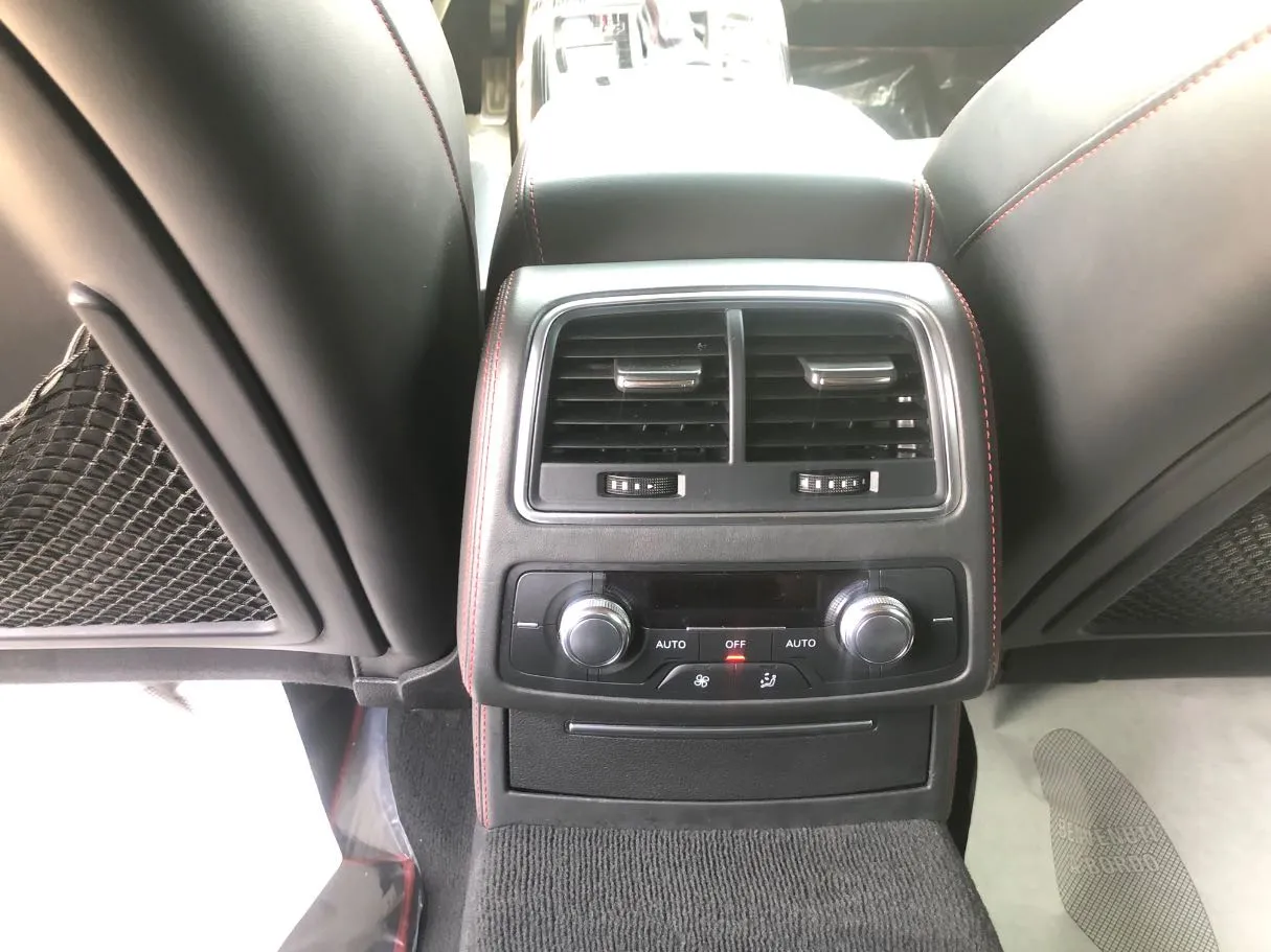 Car image 23