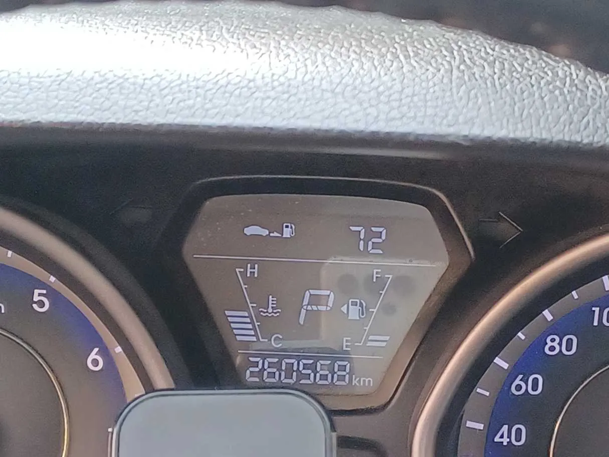 Car image 17