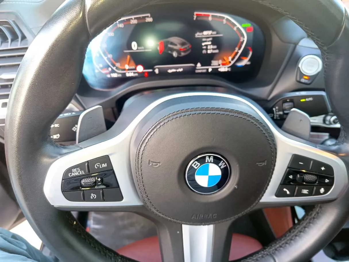 Car image 26
