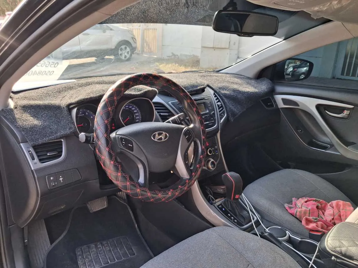 Car image 11