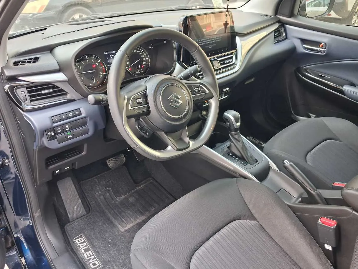Car image 11